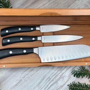 Elegant Knife Set with Black Handles